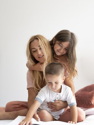 parent-spending-quality-time-with-their-children
